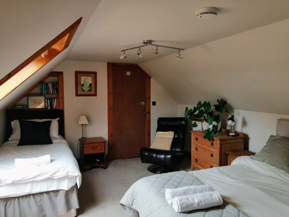 Nest Holiday Home Central Callander, Trossachs Self-Catering エクステリア 写真